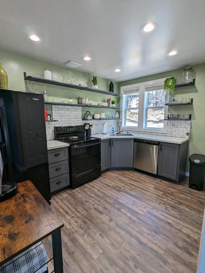 פיינטופ-לייקסייד Hillside Hangout 3Bd/2Ba, Elevated Deck Sunsets מראה חיצוני תמונה