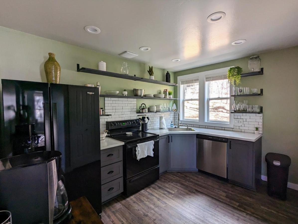 פיינטופ-לייקסייד Hillside Hangout 3Bd/2Ba, Elevated Deck Sunsets מראה חיצוני תמונה